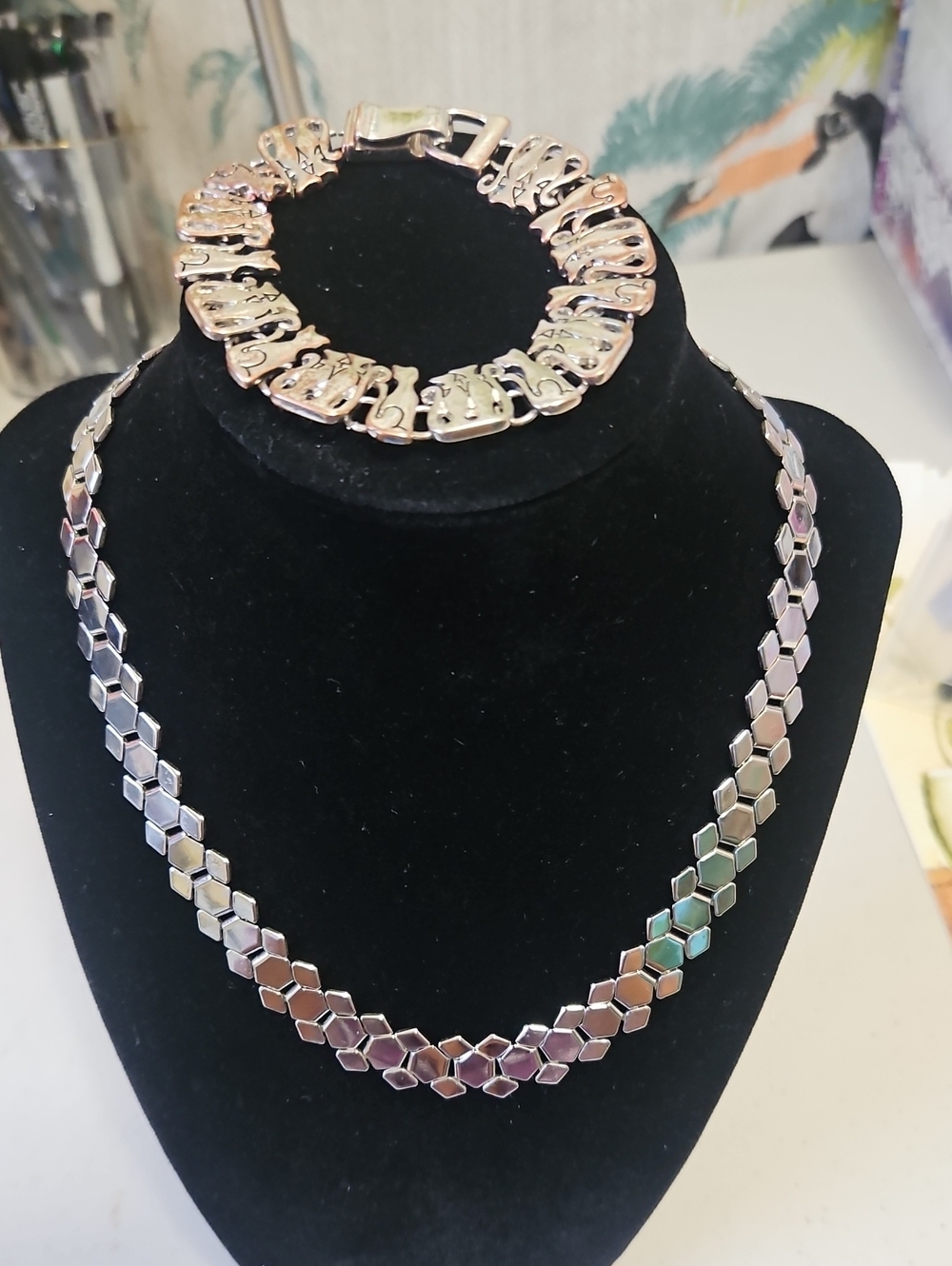 Costume Jewerly Statement Necklace & Bracelet Beautiful Pieces Cats On Braceket